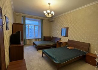 Четырехкомнатная квартира в аренду, 130 м2, Москва, 1-й Басманный переулок, 4, метро Комсомольская