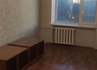 Трехкомнатная квартира в аренду, 60 м2, Будённовск, 1-й микрорайон, 18