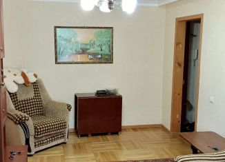 Продается 1-комнатная квартира, 30 м2, Владикавказ, улица Генерала Дзусова, 7, 13-й микрорайон