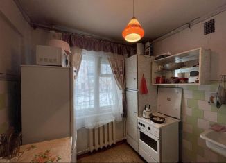 Продажа трехкомнатной квартиры, 58 м2, Свирск, улица Тимирязева, 3