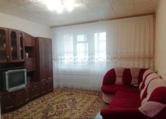 Продам 3-ком. квартиру, 58 м2, село Приволжское, Интернациональная улица, 4