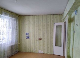 Продам 1-комнатную квартиру, 35 м2, Саянск, микрорайон Строителей, 11