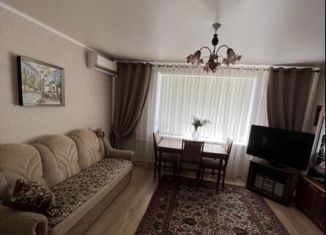 Продажа 3-комнатной квартиры, 63 м2, Приморско-Ахтарск, улица Комиссара Шевченко, 105