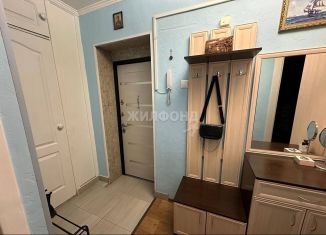 Продам 2-комнатную квартиру, 45.7 м2, Новосибирская область, улица Ватутина, 11