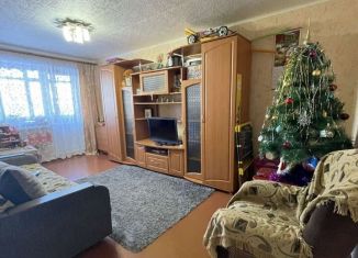 Продам 2-ком. квартиру, 47 м2, Бор, Трудовая улица, 7