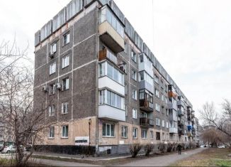 Продается двухкомнатная квартира, 47 м2, Кемеровская область, улица Кирова, 95