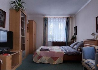 Сдам в аренду 1-комнатную квартиру, 32 м2, Калининградская область, Космическая улица, 22