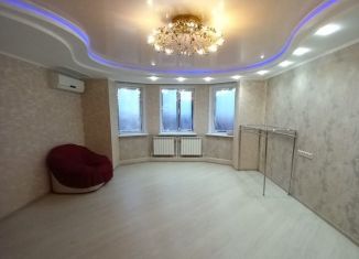 Продаю 5-комнатную квартиру, 90 м2, Калмыкия, улица Юрия Клыкова, 81Б