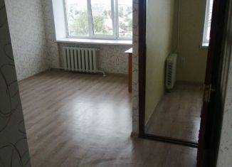 Сдается в аренду однокомнатная квартира, 30 м2, Курган, улица Карбышева, район Рябково
