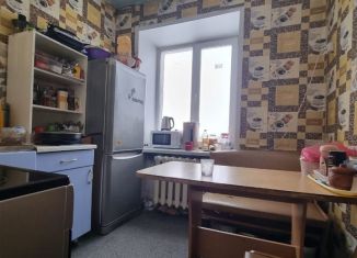 Продажа трехкомнатной квартиры, 55 м2, поселок Тайжина, Коммунистическая улица, 27