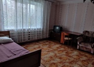 Сдаю в аренду 2-комнатную квартиру, 52 м2, Кирсанов, Коммунистическая улица, 21А