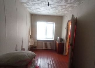 Продается двухкомнатная квартира, 42 м2, Луга, проспект Володарского, 11