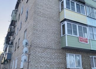 Продам трехкомнатную квартиру, 59 м2, рабочий посёлок Мишеронский, Советская улица, 40