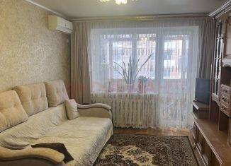 Продается 3-комнатная квартира, 54 м2, поселок Персиановский, улица Мичурина, 1
