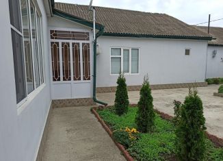 Продам дом, 250 м2, город Кизилюрт, улица СУ-900, 20/2