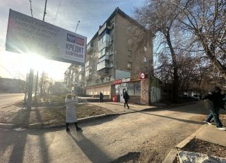 Сдаю в аренду торговую площадь, 8 м2, Челябинск, улица Энтузиастов, 4, Центральный район