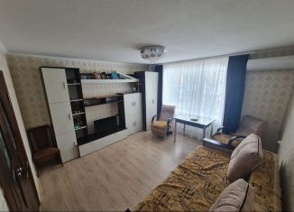 Продаю 2-комнатную квартиру, 50 м2, Курганинск, улица Матросова