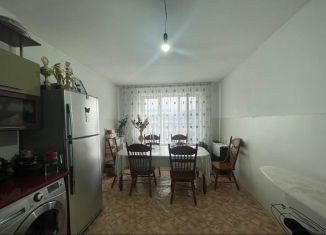 Продам двухкомнатную квартиру, 90 м2, Владикавказ, улица Алихана Гагкаева, 5, 19-й микрорайон