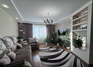 Продам 4-комнатную квартиру, 80 м2, Красноярский край, Молодёжный проспект, 7