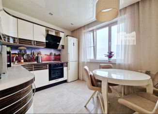 Продается 3-комнатная квартира, 79 м2, Москва, улица Академика Комарова, 3к2, район Марфино