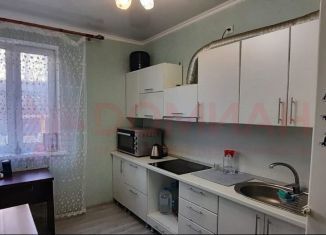 Продается 2-комнатная квартира, 62 м2, Краснодарский край, улица имени 40-летия Победы, 141