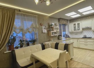 Продается 4-комнатная квартира, 122.6 м2, Ленинградская область, улица Чекалова, 48к2