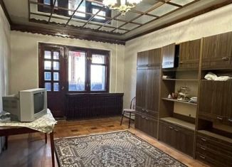 3-комнатная квартира на продажу, 70 м2, Астрахань, улица Валерии Барсовой, 17к1