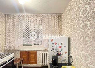 Продам 2-комнатную квартиру, 46 м2, Киров, Советская улица, 74