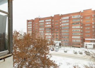 Продается двухкомнатная квартира, 44 м2, Тюмень, Комбинатская улица, 38