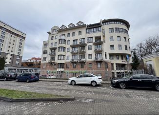 Сдается в аренду 2-комнатная квартира, 68 м2, Калининград, улица Сержанта Колоскова, 4А