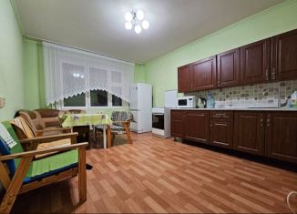 Сдаю 2-ком. квартиру, 72 м2, Тюмень, улица Пермякова, 76к2