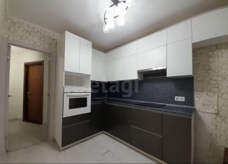 Продам 3-ком. квартиру, 65 м2, Тюменская область, Камчатская улица, 2