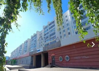 Продажа 4-ком. квартиры, 81 м2, Татарстан, Набережночелнинский проспект, 7