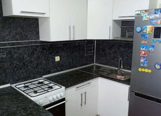 Продается 2-комнатная квартира, 47 м2, Киров, улица Физкультурников, 14