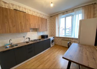 Продажа 3-комнатной квартиры, 88 м2, Каспийск, Каспийская улица, 8Г