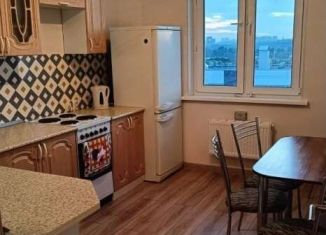 Сдам 2-комнатную квартиру, 52 м2, Тюмень, улица Героев Космоса, 13к1