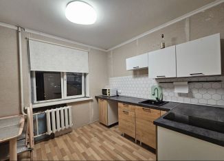 Сдам 2-ком. квартиру, 50 м2, Тюмень, улица Немцова, 50