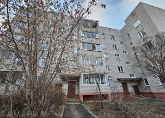 Продаю 5-ком. квартиру, 51.2 м2, Кимры, улица Володарского, 55