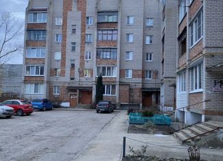 Продам 3-ком. квартиру, 68.2 м2, Узловая, улица Андреева, 10