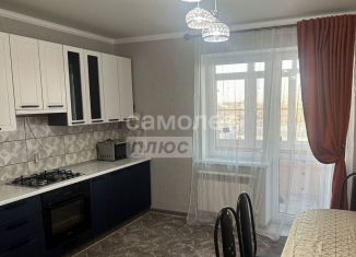 Продается 2-комнатная квартира, 80 м2, Астрахань, улица Набережная реки Царева, 83, Советский район