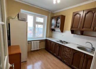Продажа двухкомнатной квартиры, 51 м2, Владикавказ, улица Кесаева, 137, 1-й микрорайон