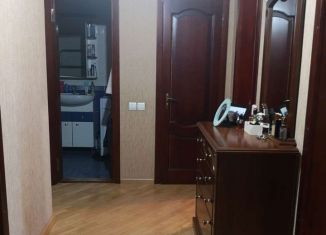 Продается 3-комнатная квартира, 65 м2, Владикавказ, улица Гадиева, 60, 34-й микрорайон