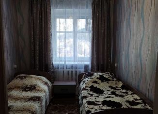 Продажа трехкомнатной квартиры, 58 м2, поселок городского типа Вершина Теи, Советская улица, 32