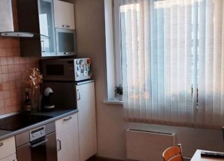 Сдам в аренду 2-ком. квартиру, 56 м2, Москва, метро Бульвар Адмирала Ушакова, Плавский проезд, 1