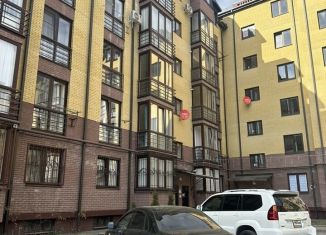 Продается однокомнатная квартира, 49.7 м2, Владикавказ, улица Шамиля Джикаева, 1А, 18-й микрорайон