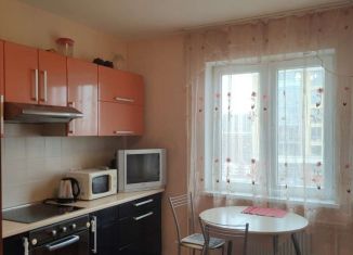 Сдаю трехкомнатную квартиру, 75 м2, Кудрово, Ленинградская улица, 5