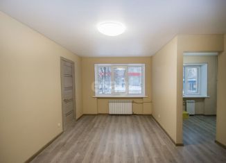 Двухкомнатная квартира на продажу, 45 м2, Калужская область, Московская улица, 129