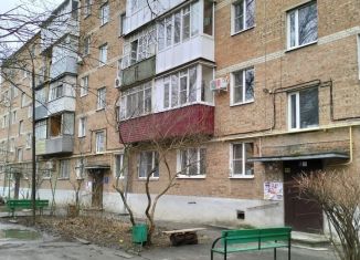 Продается двухкомнатная квартира, 45 м2, Таганрог, улица Лизы Чайкиной, 64-1