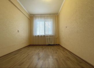 Продаю 4-комнатную квартиру, 60 м2, Ульяновск, улица Ефремова, 51, Засвияжский район