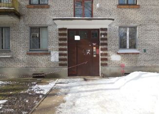 Сдаю в аренду 1-комнатную квартиру, 31 м2, Колпино, Новгородская улица, 3